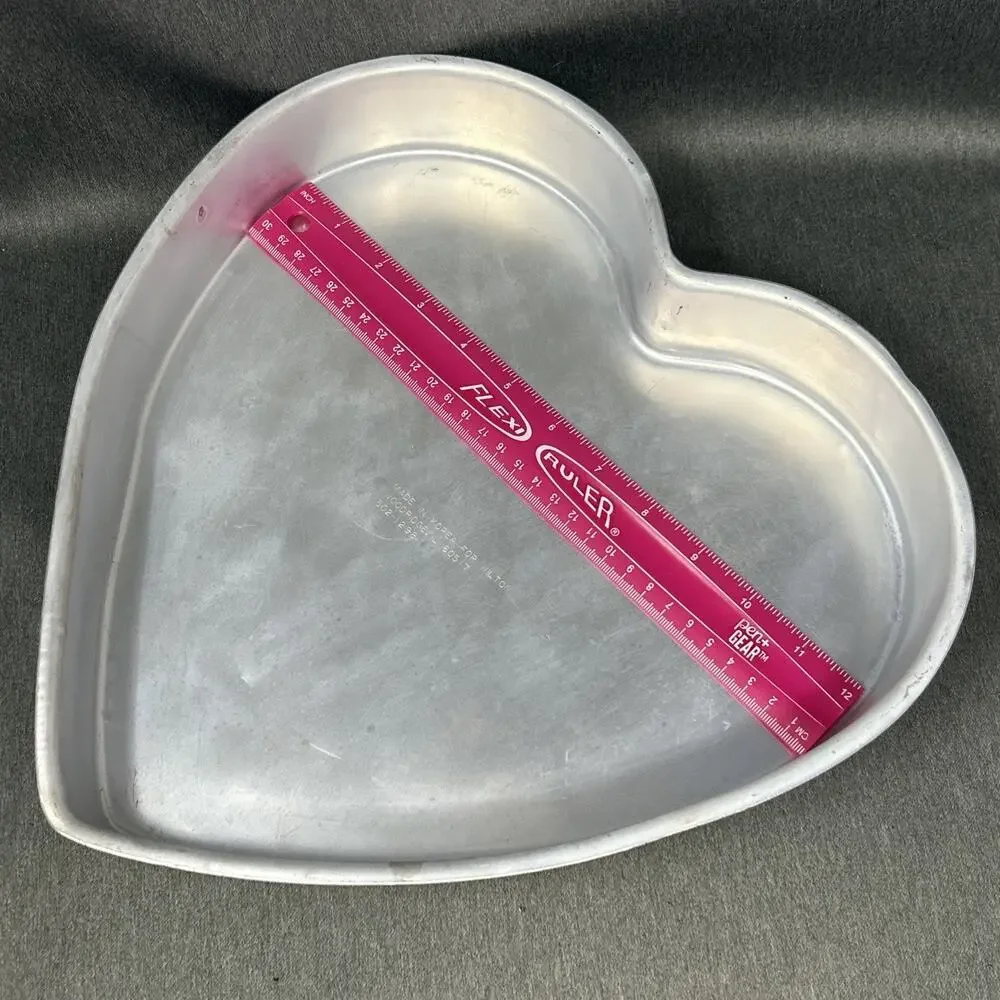 Vintage 1971 Wilton Heart Cake Pan 502-1298 Aluminum Mold Made in Korea READ